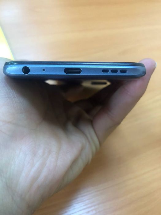 Vivo y53s 128gb 8+4 aperativ xotira 8yadoli  ayrboshlash narxi kelishi