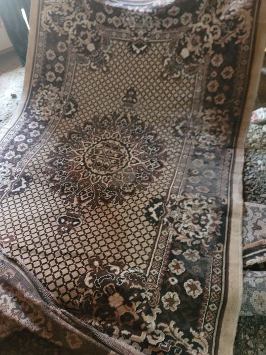 Gilam sotiladi srochna