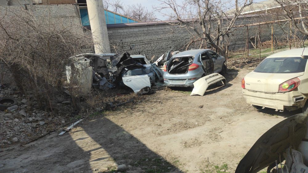 Yangi va rabochik Kuzov va barcha qismlari