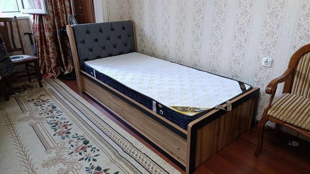 Кровать и шкаф сех