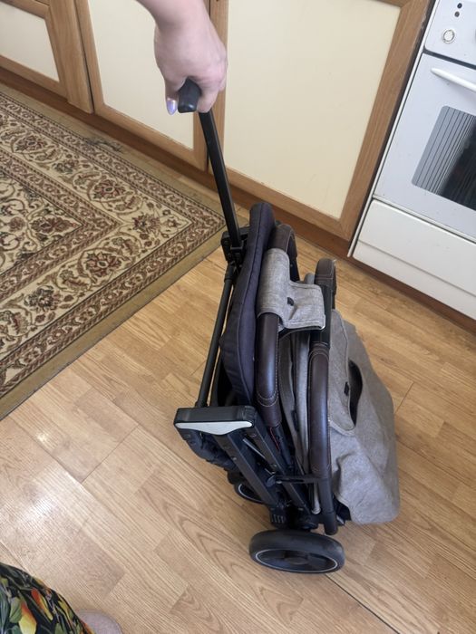 Продам коляску трансформер всесеззоная за 25000