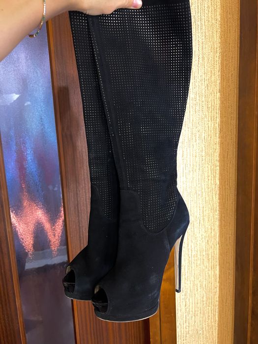 Туфли - сапоги на очень высоком каблуке