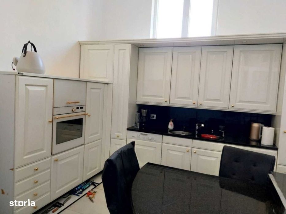 Casă de închiriat