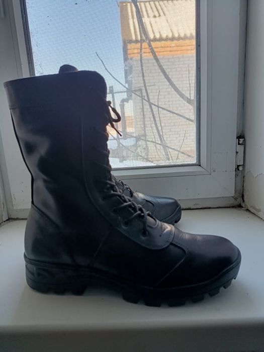 Продается мужская обувь размер