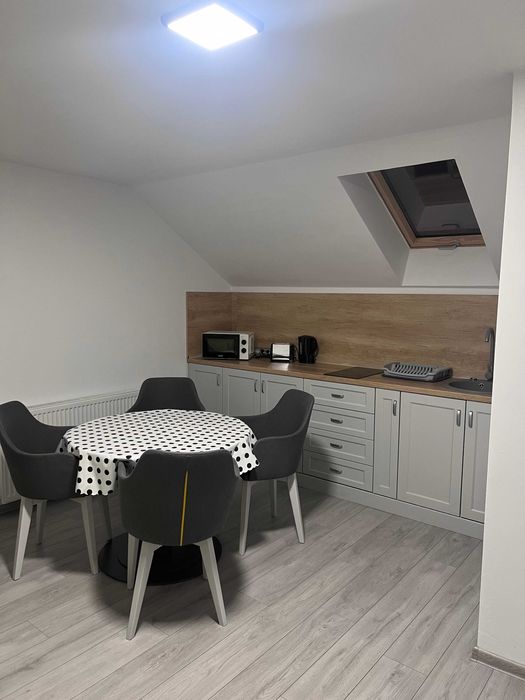 Închiriez apartament cu o camera în regim hotelier cu parcare privata