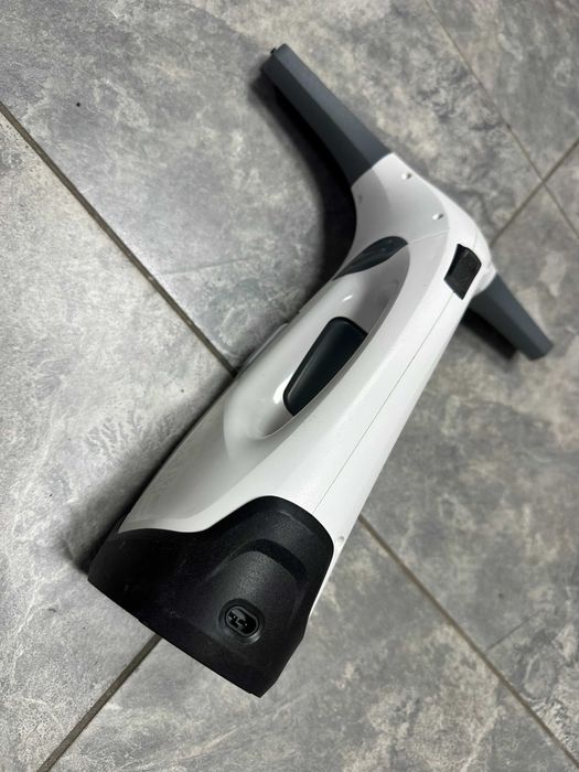Уред за почистване на прозорци Karcher WV 2  Стъклочистачка
