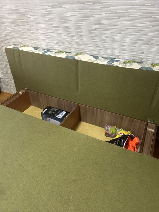 Диван, книжка, раскладывается