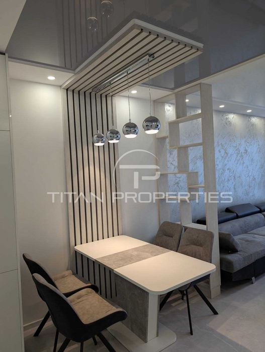 Продава се Двустаен апартамент в Пловдив, Тракия - 81 кв.м за 2035 €/кв.м - Снимка #1