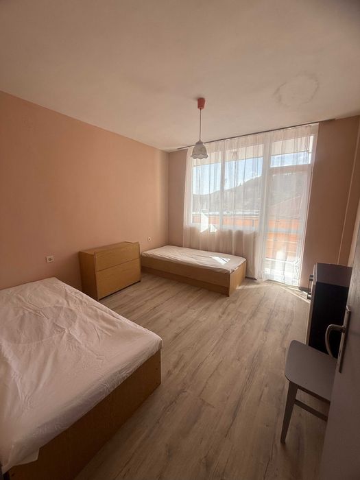 Продава многостаен апартамент в гр.Трън - от собственик