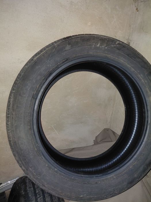 Продам шины  18го размера