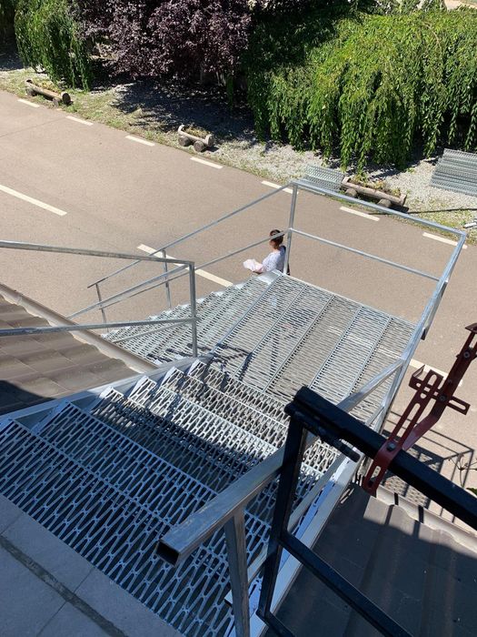 Scara metalica zincata exterioara pt  casa , beci și incendiu ISU