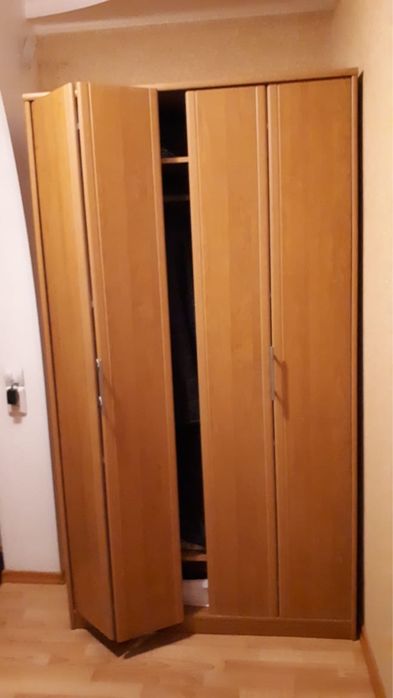 Продается Шкаф в прихожию