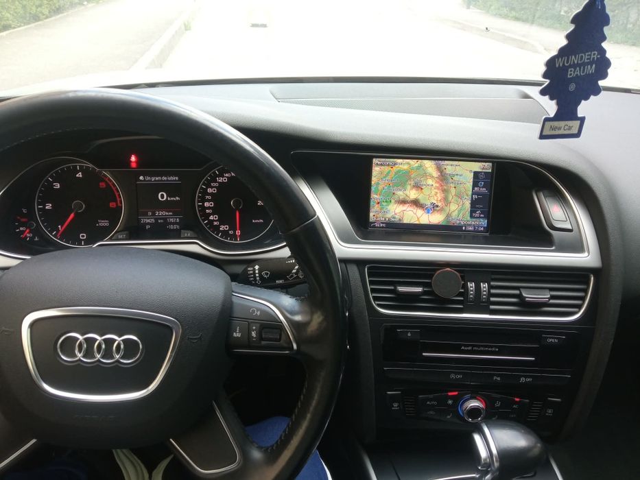 Vind audio A4 b8 din 2013 in stare perfecta