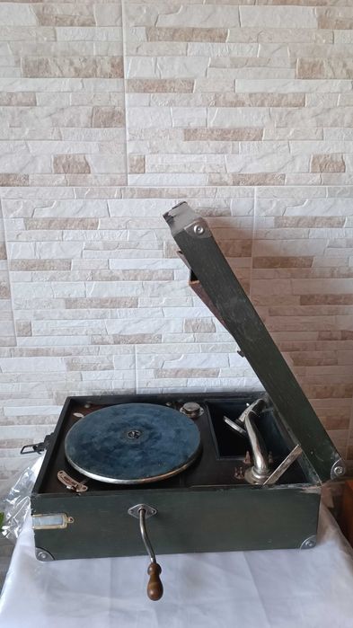 Български грамофон с манивела - Radio Electric - 1930"г.