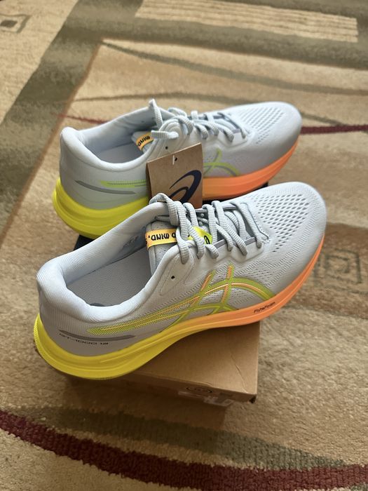 Новые беговые кроссовки асикс