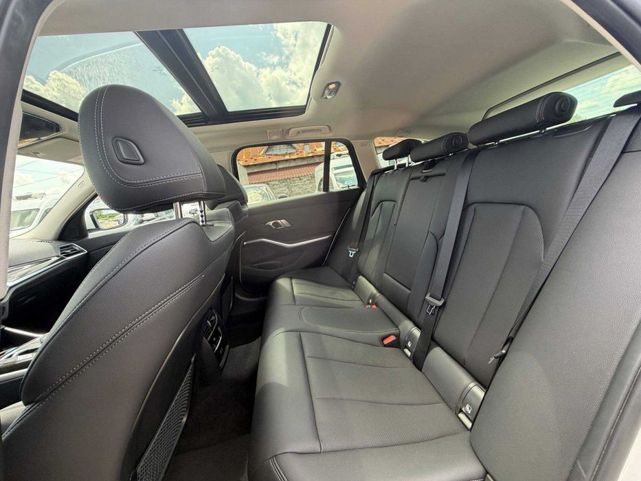 BMW 320/190cp/mildhybrid/panoramic/distronic/unghi mort/Xdrive