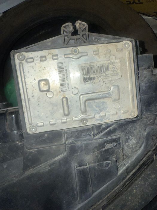 Ляв фар ксенон  за ауди а4 Б6