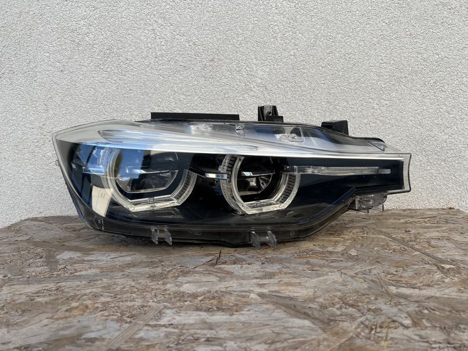 Far dreapta BMW Seria3 F30 F31 Full LED Adaptiv Shadow Line