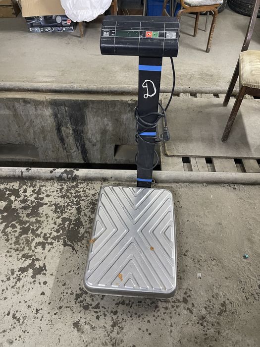 Продаются весы магазинные