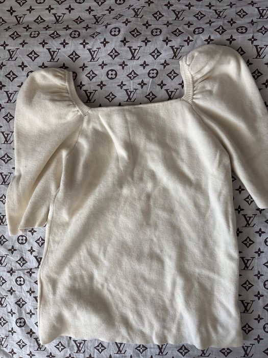 Нежная аккуратная кофта