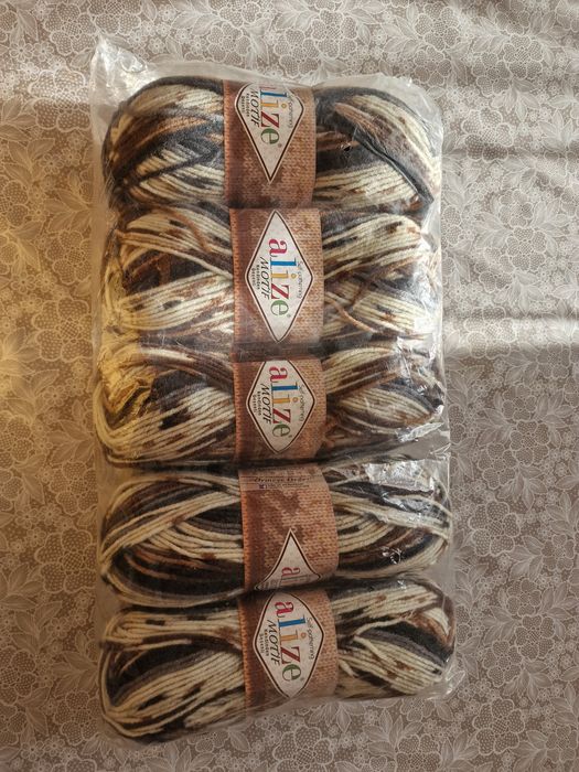 Пряжа 5 шт, на кофту