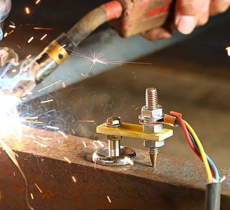 Masă magnetică pentru aparatul de sudură.