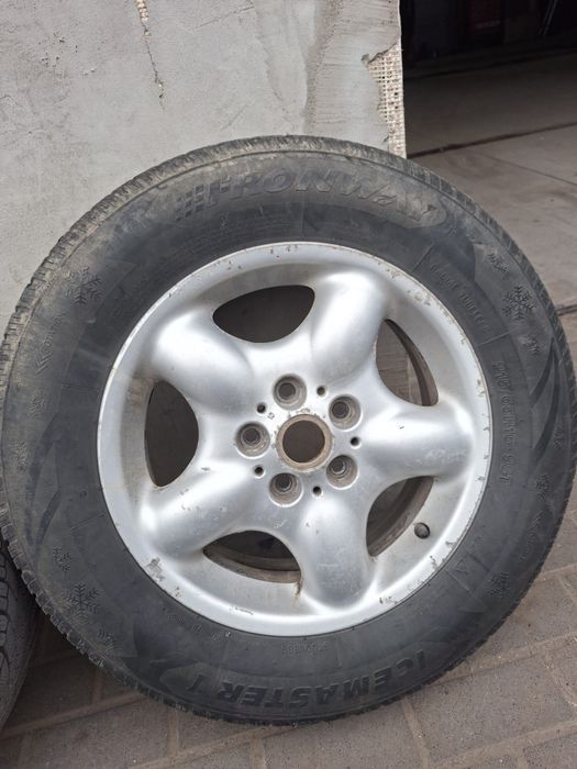 De Vânzare : jante aluminiu Land Rover freelander , cu cauciucuri de iarnă 215/65/R16