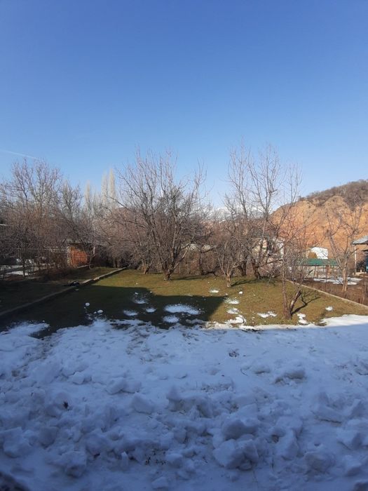 Charvoq dacha sotiladi srochna