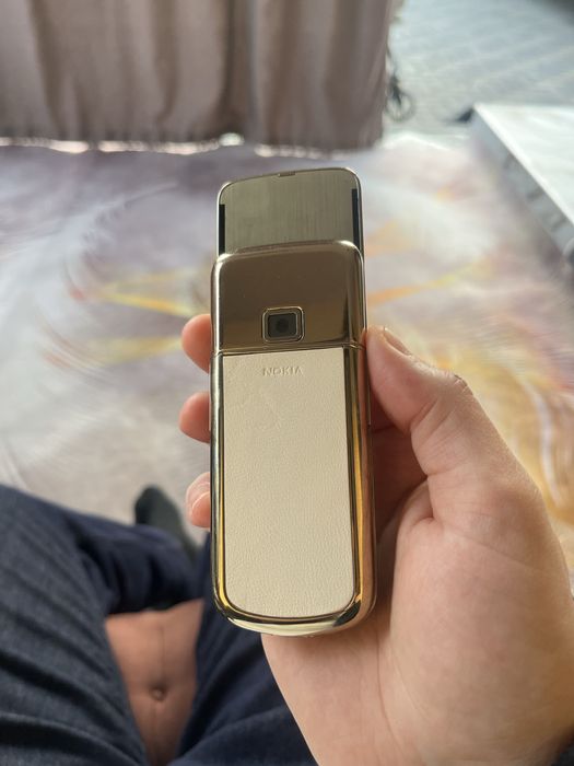 Nokia 8800 Art Gold
