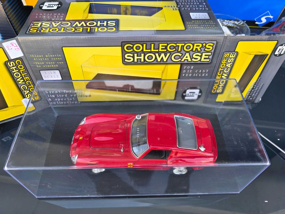 Macheta Auto 1/18 Burago Triple 9 Case Ferrari GTO