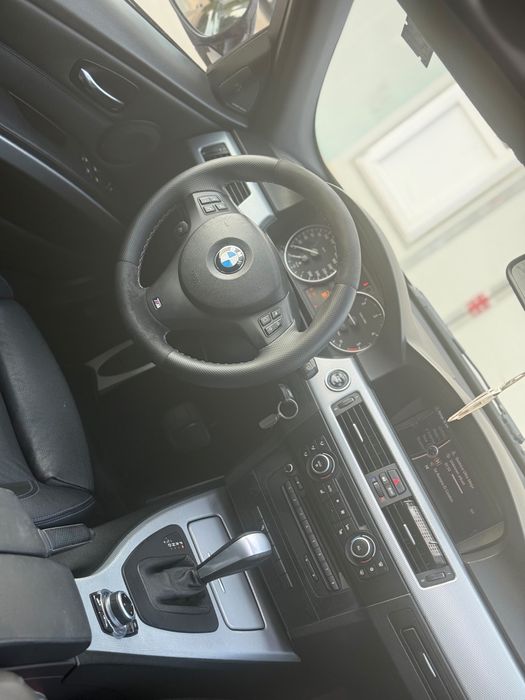 Bmw E 90 Facelift M pachet 184 cai 2011