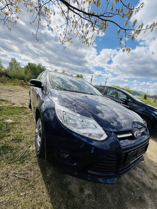 De vanzare ford 1,6 dizel an 2013  nu sa scos numere rosi se pot scoate pret 2500 euro
