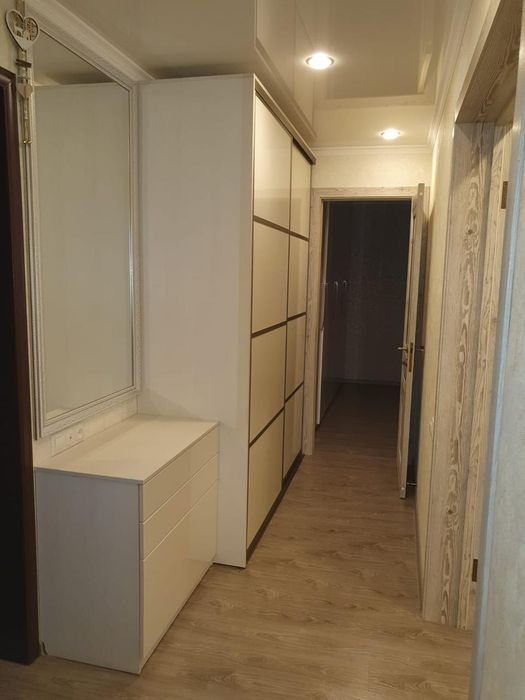 Продам 2х ком квартиру район в парковой зоне 32400