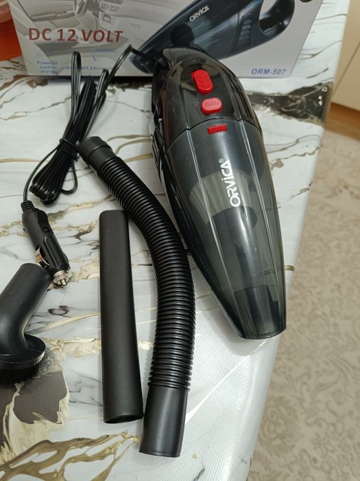 Автомобильный пылесос