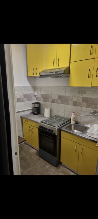 Garsonieră tip D mare de inchiriat pe strada Aluminei.