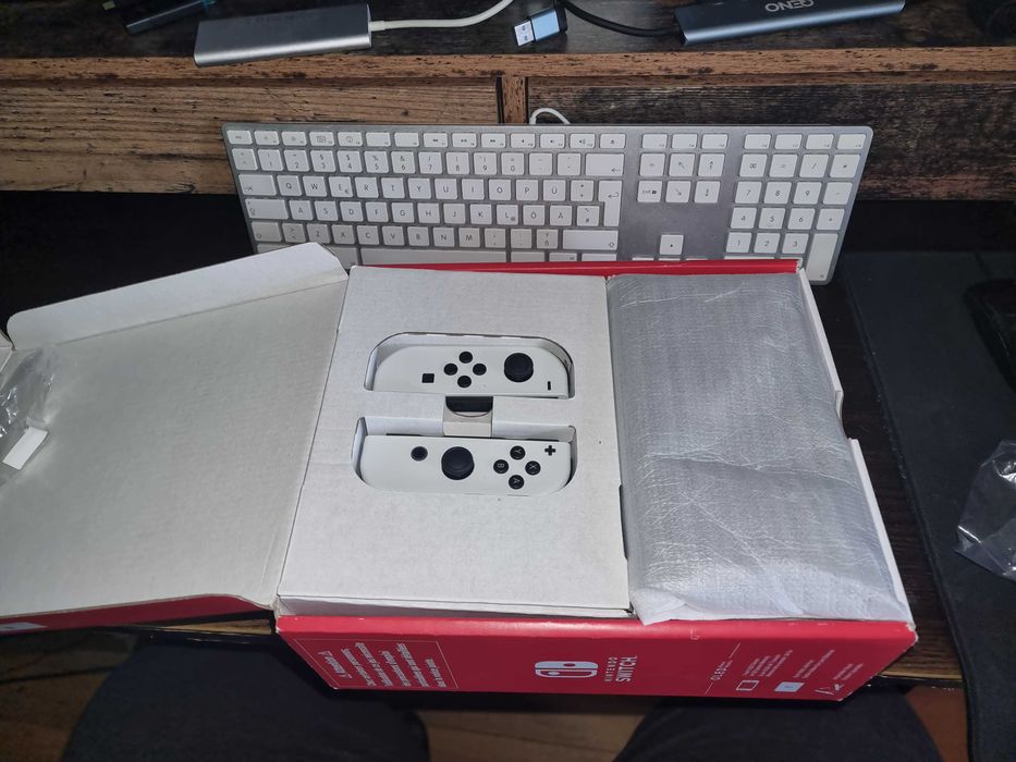 Nintendo Switch OLED V2