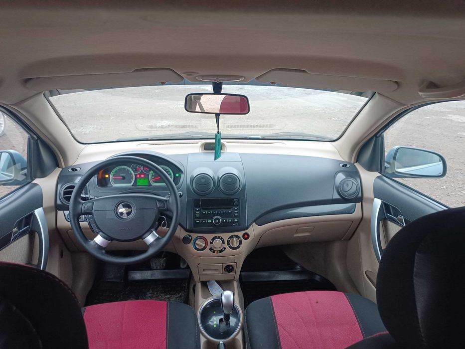 nexia 3 2017 йил  автомат бежевый салон