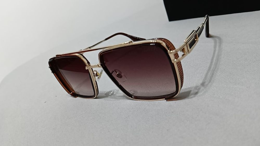 Ochelari de soare noi