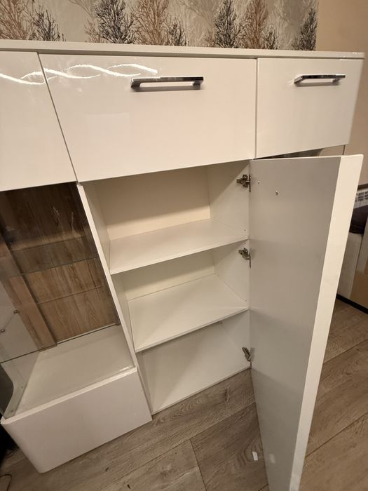 Скрин или холна гарнитура