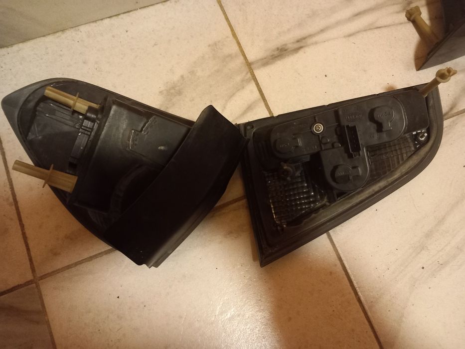 Vînd stopuri ford s-max fumuri