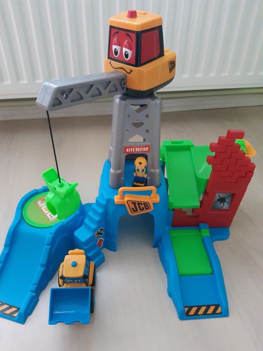 JCB  cu voce baiat