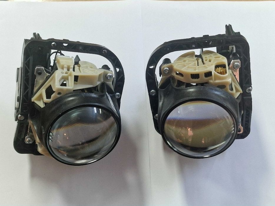 Lupă far stânga Europa Volvo XC60 2009-2017 original Valeo