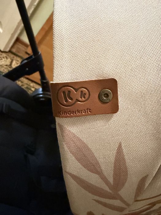 Продам прогулочную коляску Kindercraft