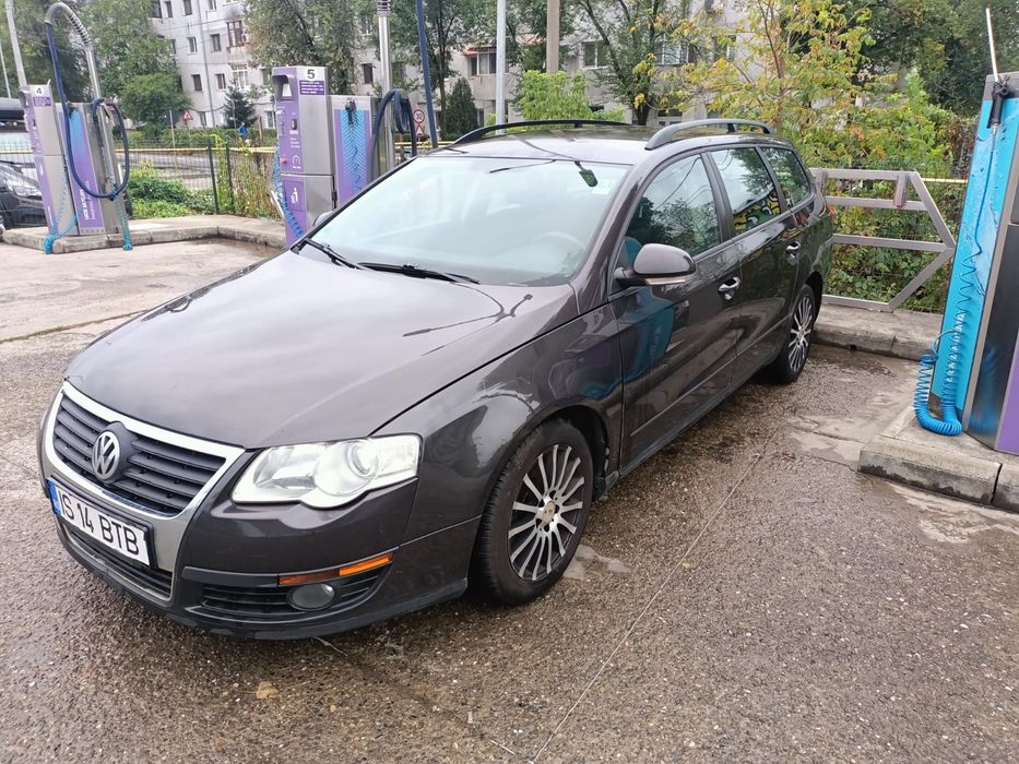 Vând masina ușor negociabil