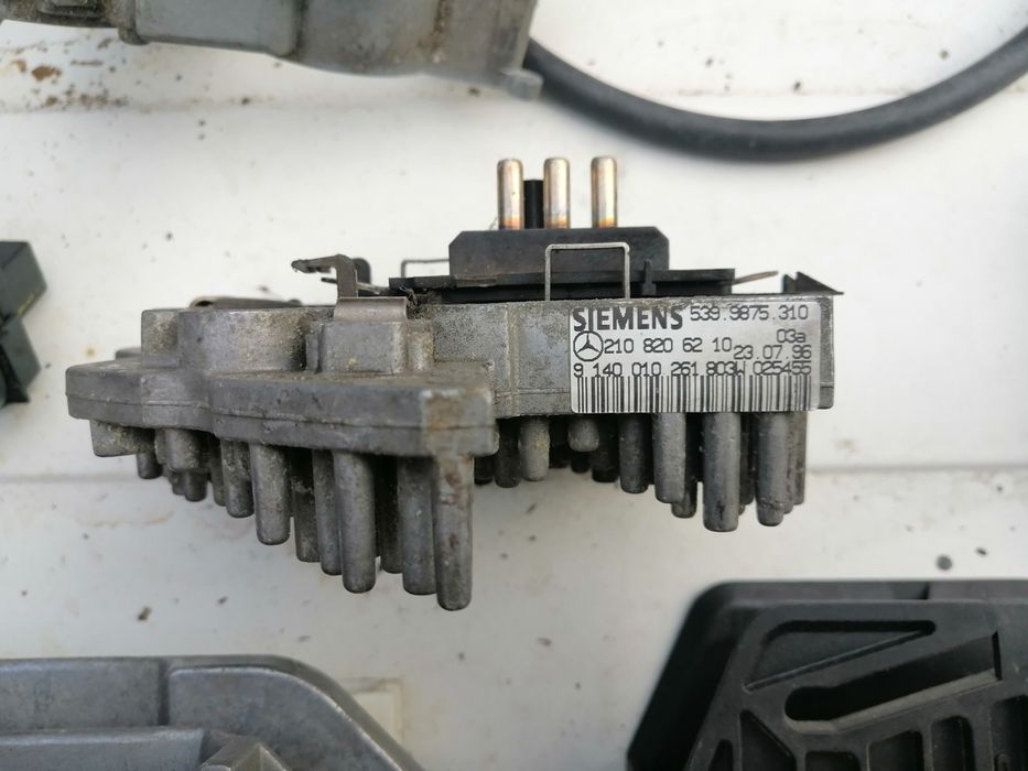 Мерцедес 124, 202, 210 и 207 на части