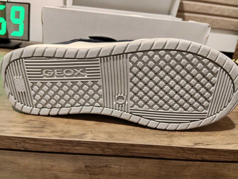 Adidasi/ sneakers/ pantofi copii Geox, noi in cutie, marime 34