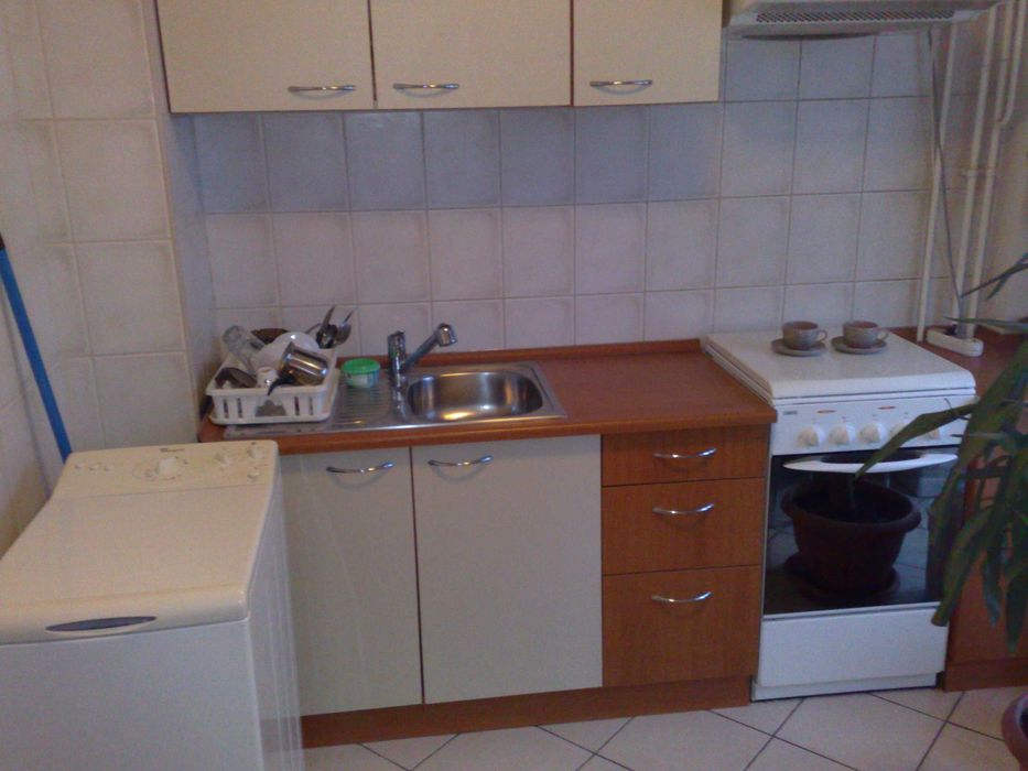 Bucuresti Basarabia  1 camera 60500 euro