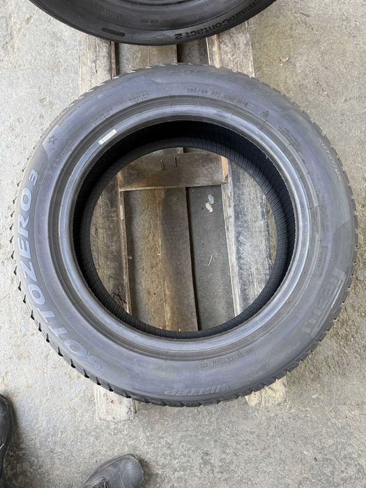 Anvelopa iarna 205/60 R17 - Pirelli Sotto Zero 3 cu steluta bmw