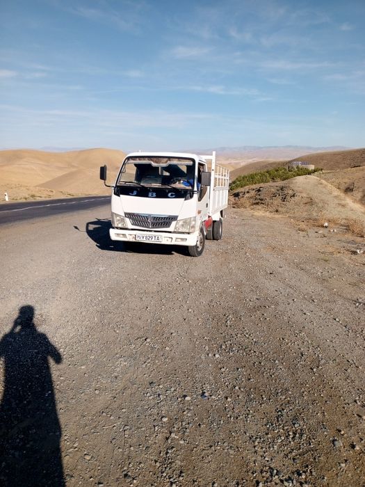 Yuk tashish xizmati Qarshi 2.5 3 tonna gacha