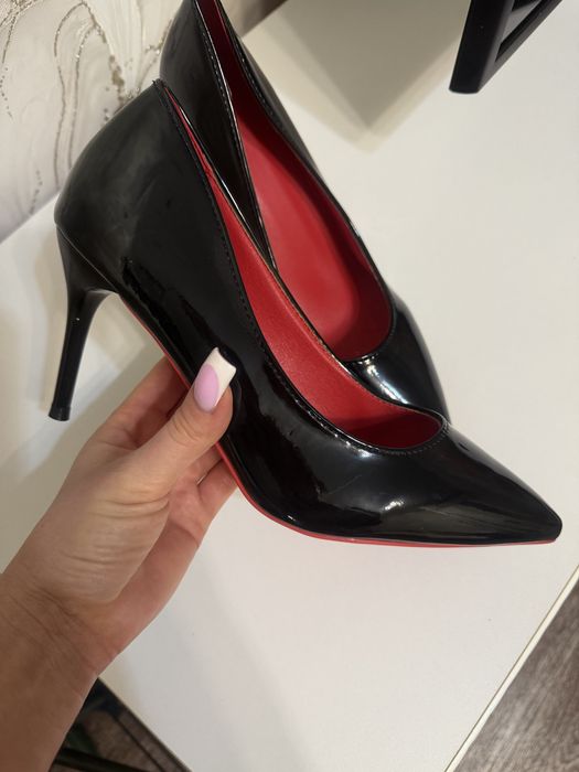 Туфли на шпильке НОВЫЕ